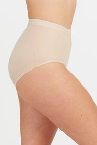 Thinstincts® 2.0 Invisible Brief | Black, Champagne